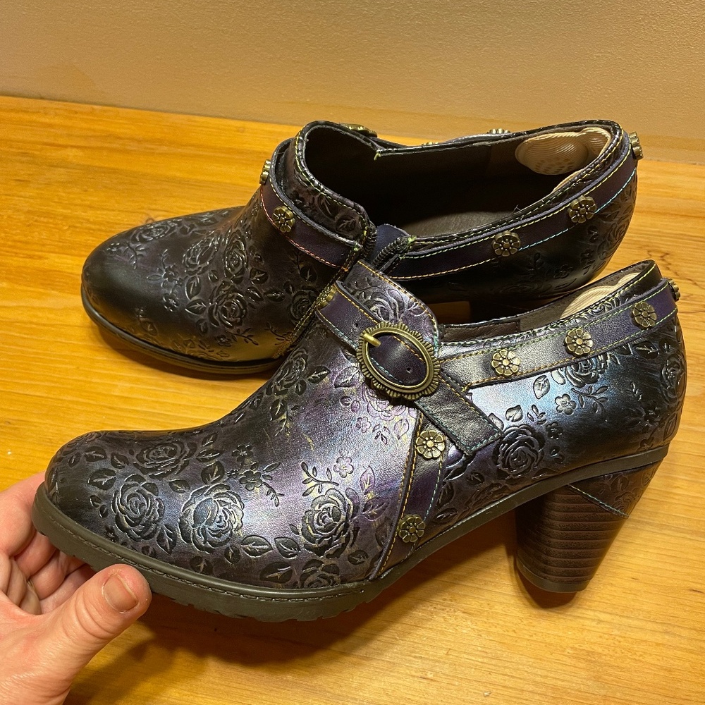 Socofy Embossed Leather Ankle Boots - Size 40